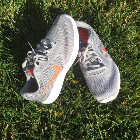 Nike Shoes - Nike Revolution 3 Running Shoe Size 7.5W